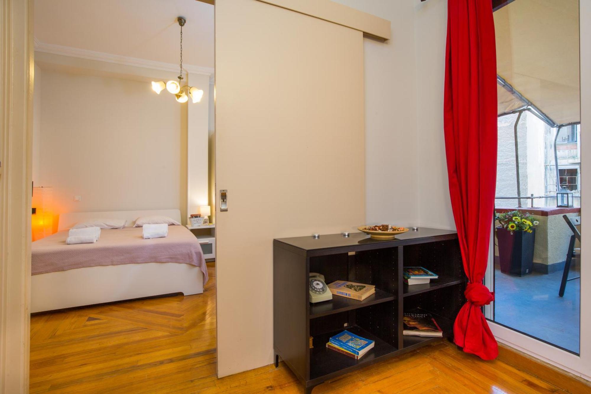 Downtown Quiet Apartment On A Pedestrian Street Atenas Exterior foto